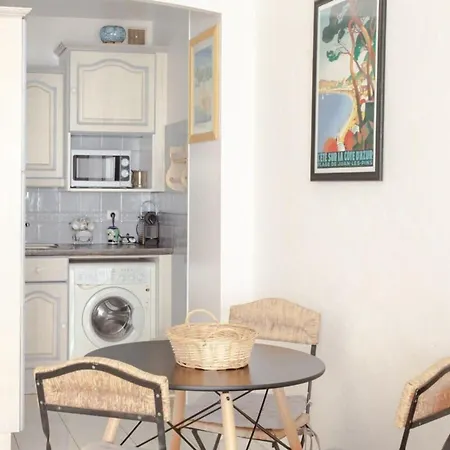 Seafront Furnished Flat 胡安莱潘
